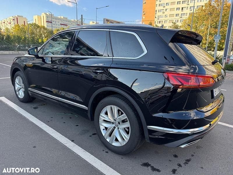Second-hand VW Touareg Atmosphere 286 CP (210 kW) 2019 Culoarenegru SUV