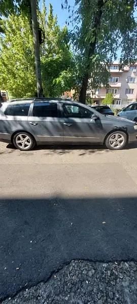Gri Utilizat 2008 VW Passat Berlinǎ | 3.000 EUR (Preț OK) - Imagine 1/4