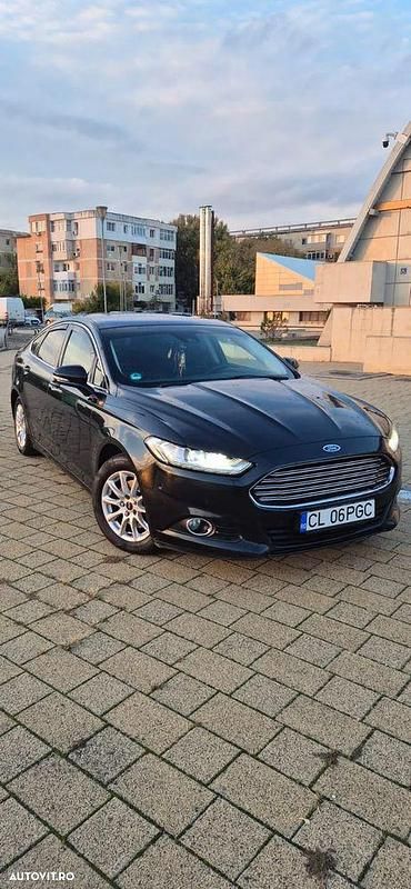 Second-hand Ford Mondeo 115 CP (84 kW) 2015 Culoarenegru Berlinǎ
