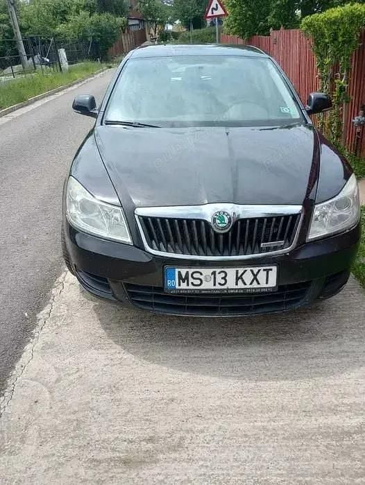 Utilizat 2011 Skoda Octavia Berlinǎ | 4.000 EUR (Preț bun) - Imagine 1/4
