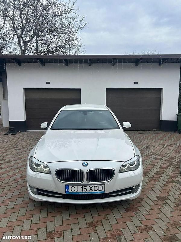 Second-hand BMW 525 Sport Line 218 CP (160 kW) 2012 Culoarealb Berlinǎ