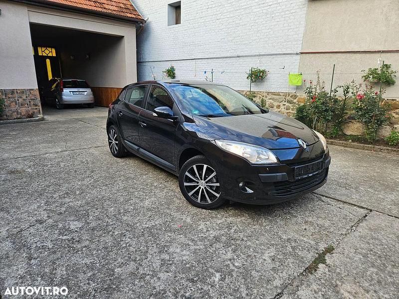 Negru Utilizat 2009 Renault Mégane III Dynamique Hatchback | 3.590 EUR (Preț OK) - Imagine 1/4
