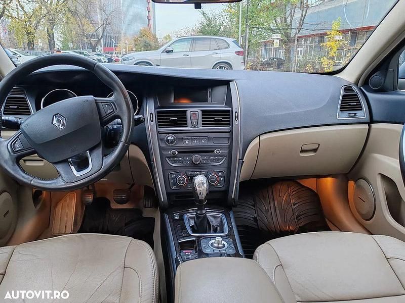 Second-hand Renault Latitude 149 CP (109 kW) 2011 Culoaregri Berlinǎ