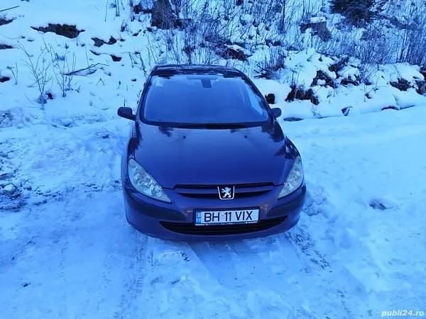 Violet Utilizat 2005 Peugeot 307 Hatchback | 1.100 EUR (Preț OK) - Imagine 1/4