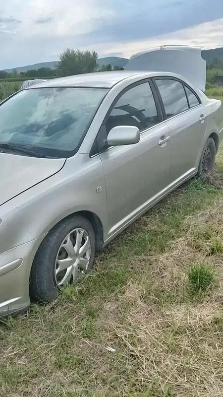 Utilizat 2004 Toyota Avensis Berlinǎ | 1.000 EUR - Imagine 1/4