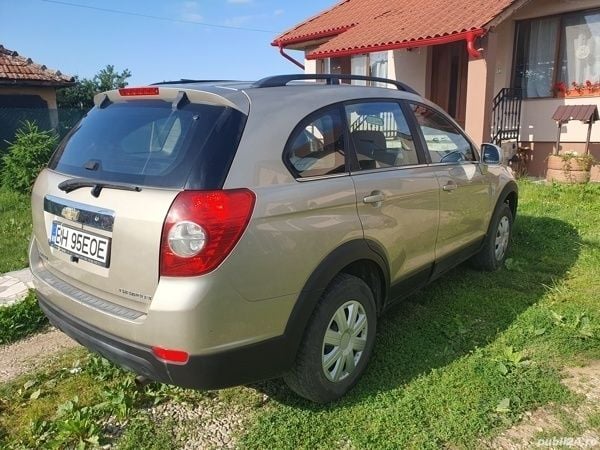 Second-hand Chevrolet Captiva 115 CP (84 kW) 2008 Bej SUV