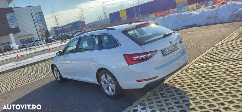 Second-hand Skoda Superb Style 190 CP (139 kW) 2017 Culoarealb Break