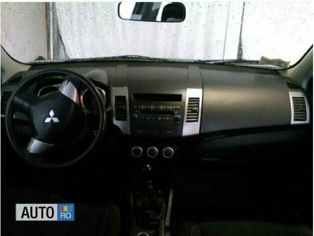 Second-hand Mitsubishi Outlander 140 CP (102 kW) 2007 Argint SUV