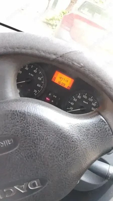Verde Utilizat 2005 Dacia Logan Berlinǎ | 1.400 EUR (Preț bun) - Imagine 1/4