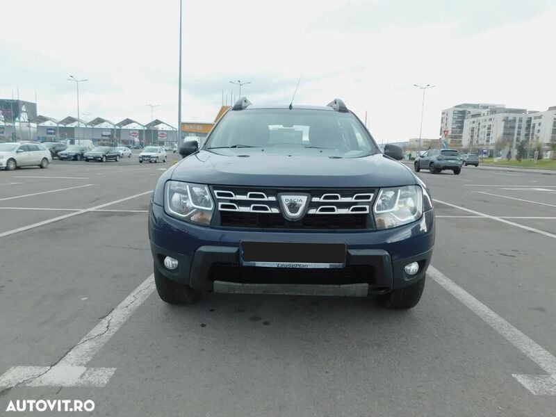 Albastru Utilizat 2015 Dacia Duster Lauréate SUV | 7.400 EUR (Preț bun) - Imagine 1/4