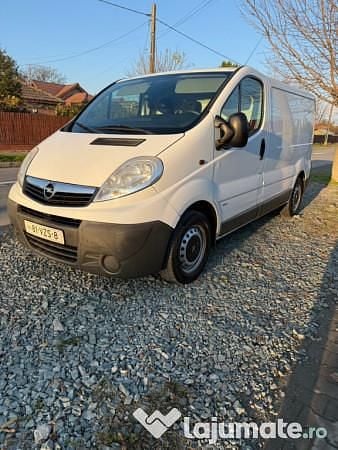 Alb Second-hand 2009 Opel Vivaro Monovolum | 3.800 EUR (Super Preț) - Imagine 1/4