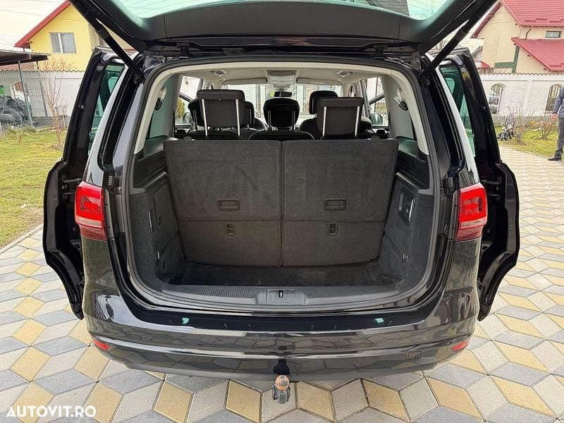 Second-hand VW Sharan Comfortline 150 CP (110 kW) 2019 Culoarenegru Monovolum