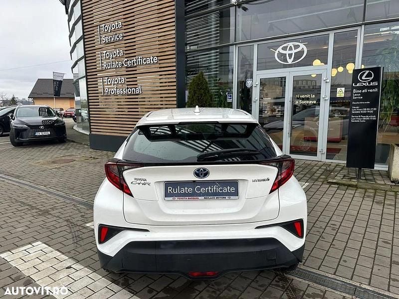 Second-hand Toyota C-HR 122 CP (89 kW) 2021 Culoarealb SUV
