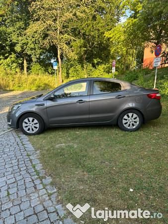 Gri Utilizat 2012 Kia Rio Berlinǎ | 4.950 EUR - Imagine 1/4
