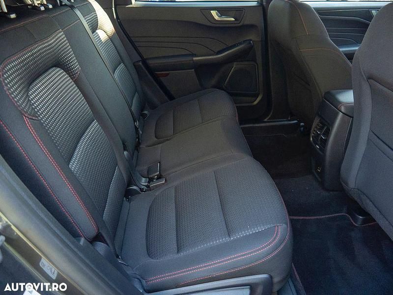 Second-hand Ford Kuga ST-Line 190 CP (139 kW) 2022 Culoaregri SUV