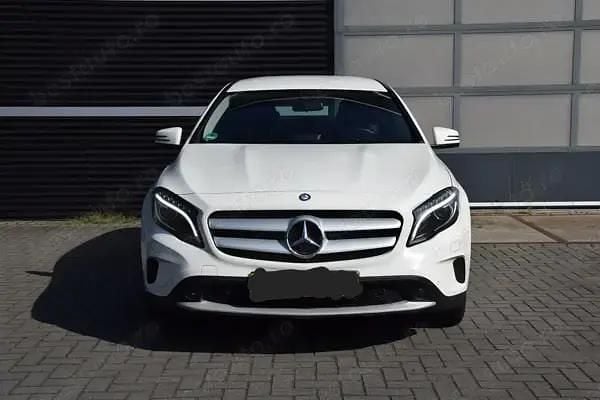 Utilizat 2015 Mercedes GLA200 SUV | 14.990 EUR (Puțin scump) - Imagine 1/4