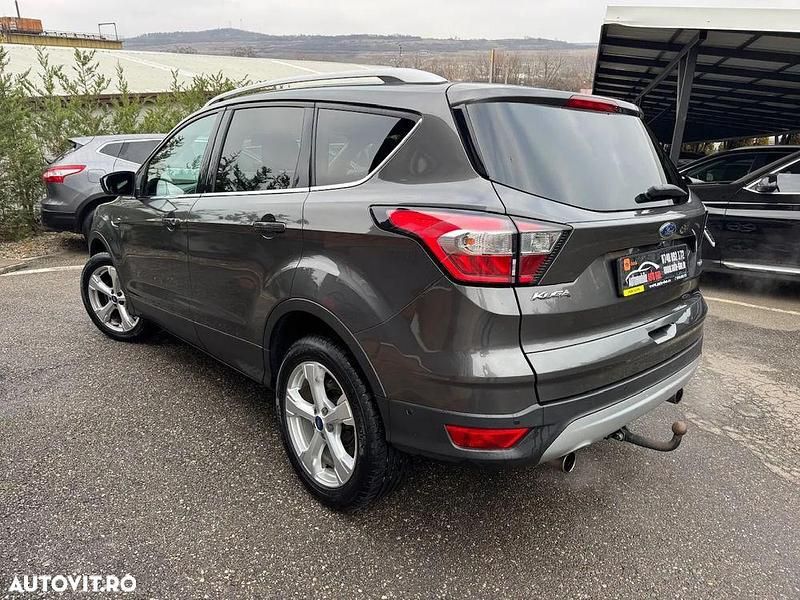 Second-hand Ford Kuga Trend 120 CP (88 kW) 2018 Culoaregri SUV