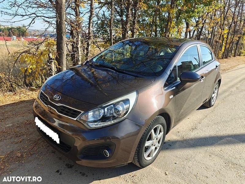Culoaremaro Utilizat 2015 Kia Rio FIFA World Cup Edition Hatchback | 4.900 EUR (Preț OK) - Imagine 1/4