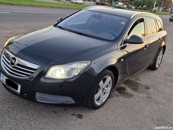 Negru Utilizat 2011 Opel Insignia Hatchback | 5.500 EUR - Imagine 1/4