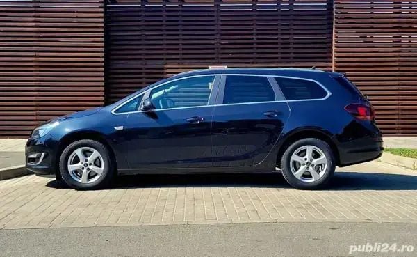 Negru Utilizat 2016 Opel Astra Innovation Break | 4.800 EUR (Super Preț) - Imagine 1/4