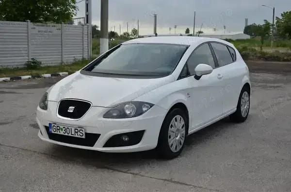 Alb Utilizat 2012 Seat Leon Berlinǎ | 3.900 EUR (Super Preț) - Imagine 1/4