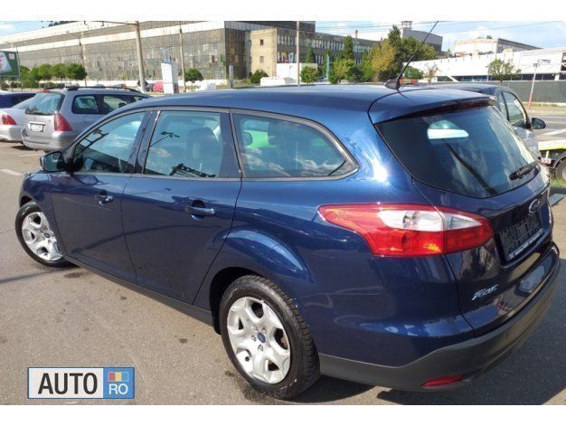 Albastru Utilizat 2012 Ford Focus Break | 4.550 EUR (Preț OK) - Imagine 1/2