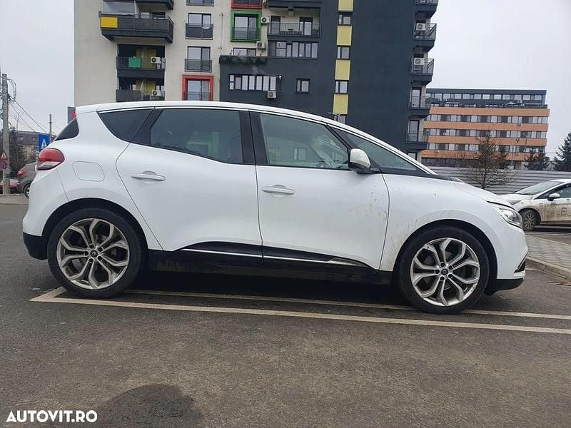 Culoarealb Utilizat 2019 Renault Scénic IV Business Monovolum | 7.900 EUR (Super Preț) - Imagine 1/4