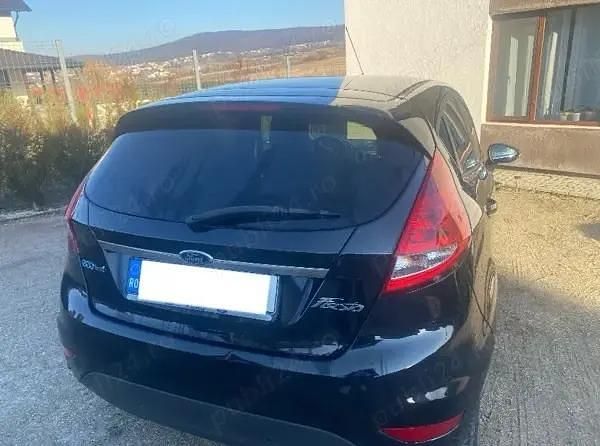 Second-hand Ford Fiesta 70 CP (51 kW) 2011 Negru Hatchback