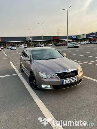 Utilizat 2011 Skoda Superb Berlinǎ | 4.800 EUR - Imagine 1/4