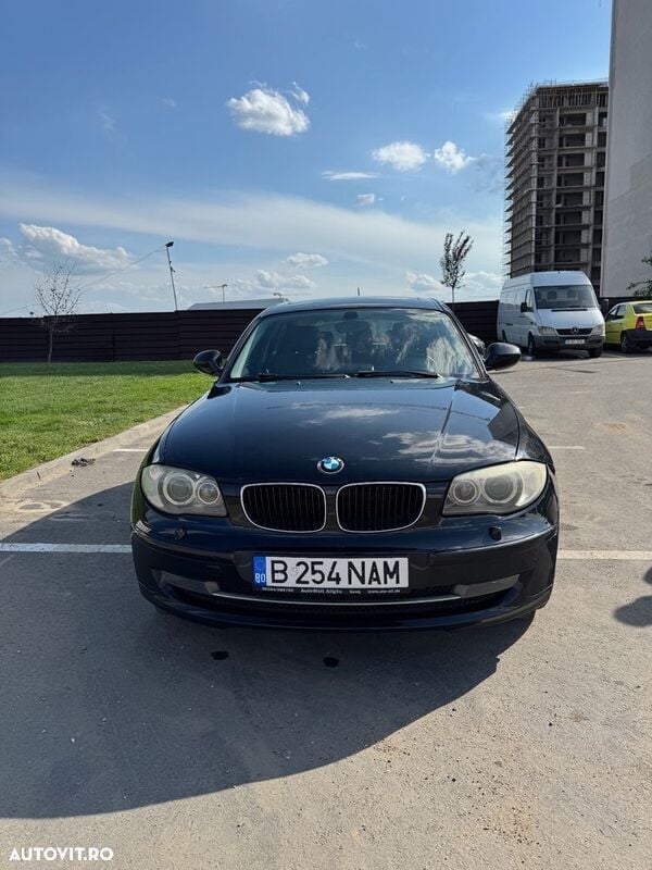 Negru Utilizat 2010 BMW 116 Hatchback | 4.399 EUR (Preț OK) - Imagine 1/4