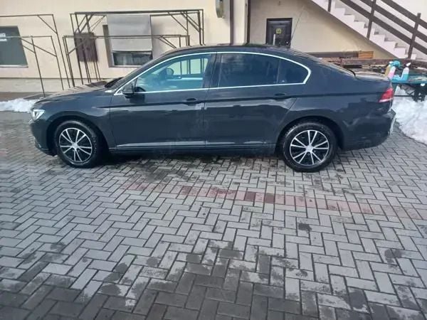 Second-hand VW Passat 120 CP (88 kW) 2017 Gri Berlinǎ