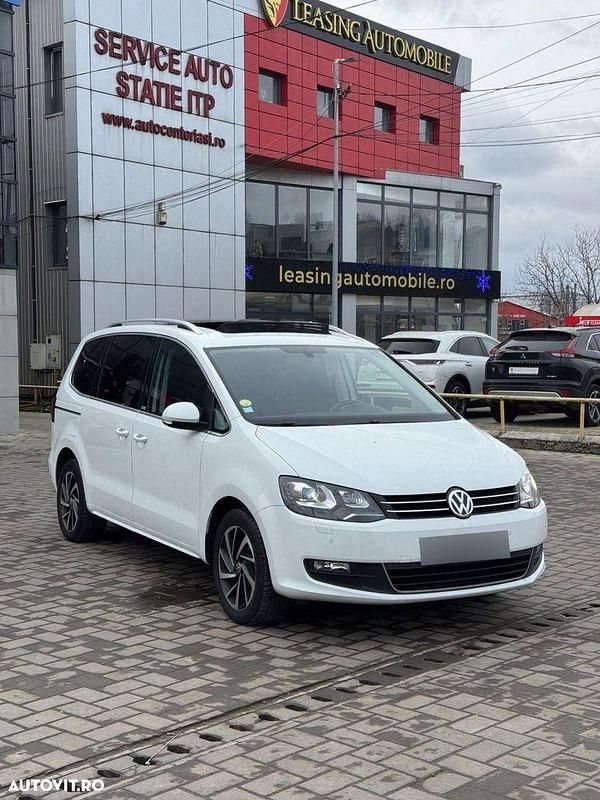 Second-hand VW Sharan Highline 150 CP (110 kW) 2019 Culoarealb Monovolum