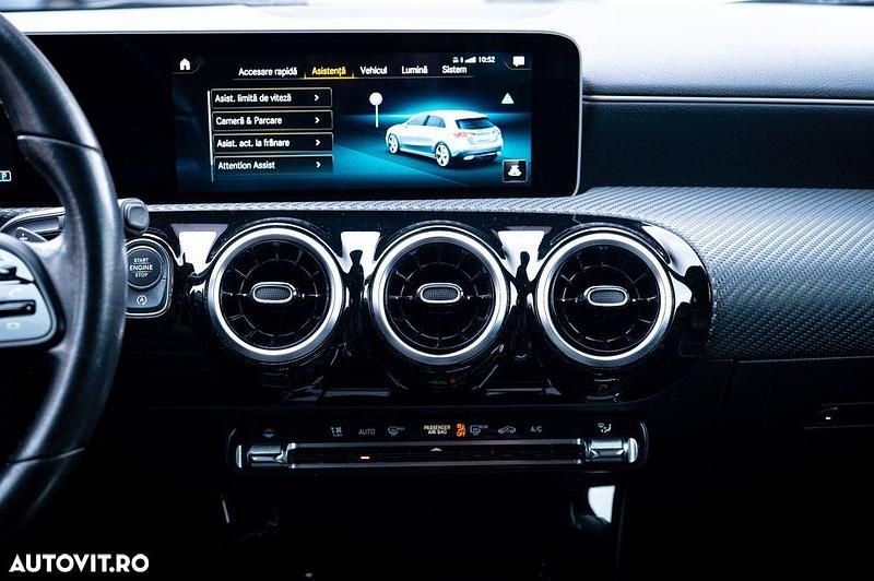 Second-hand Mercedes A180 136 CP (100 kW) 2019 Culoarealb Hatchback