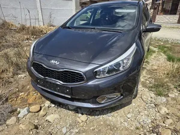 Utilizat 2012 Kia Ceed Hatchback | 4.700 EUR (Preț bun) - Imagine 1/4