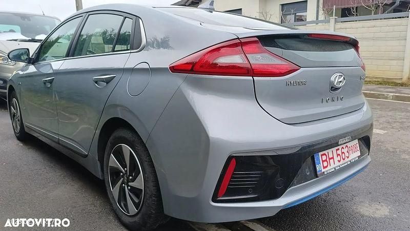 Second-hand Hyundai Ioniq 105 CP (77 kW) 2017 Culoareargint Hatchback