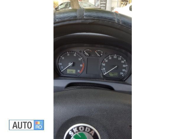 Gri Utilizat 2002 Skoda Fabia Hatchback | 2.100 EUR (Preț OK) - Imagine 1/3