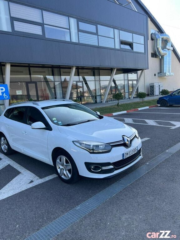 Alb Utilizat 2014 Renault Mégane III | 5.200 EUR (Preț OK) - Imagine 1/2