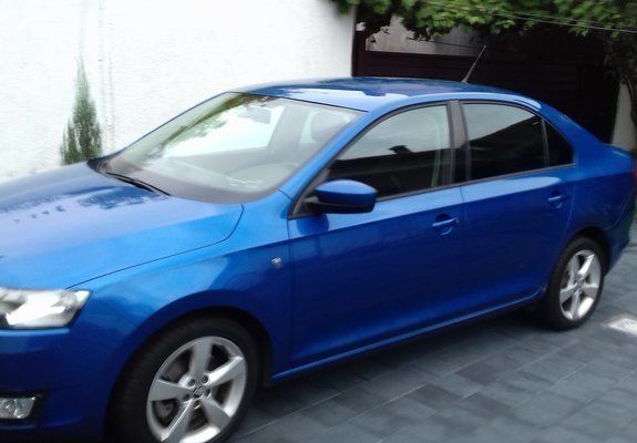 Albastru Utilizat 2014 Skoda Rapid Style Hatchback | 9.900 EUR (Scump) - Imagine 1/4