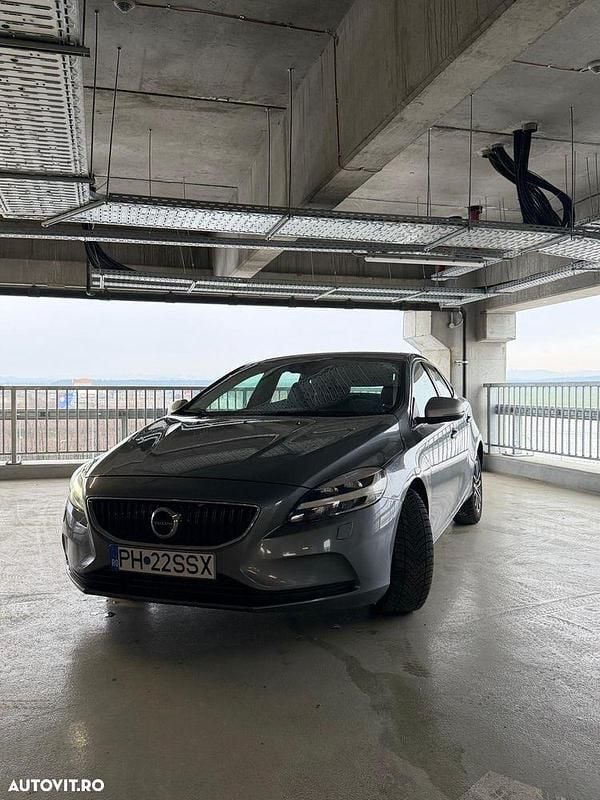 Second-hand Volvo V40 120 CP (88 kW) 2018 Culoaregri Hatchback