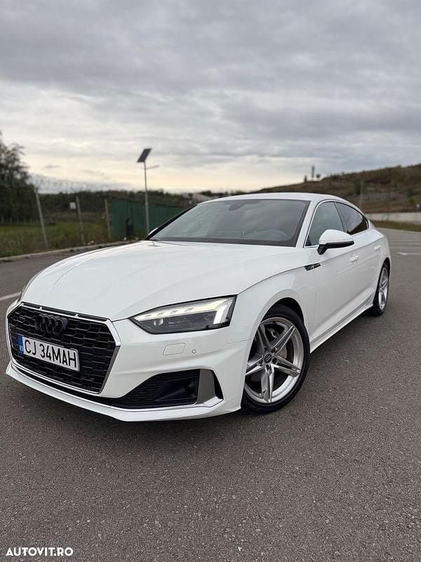 Second-hand Audi A5 Advanced 204 CP (150 kW) 2020 Culoarealb Berlinǎ