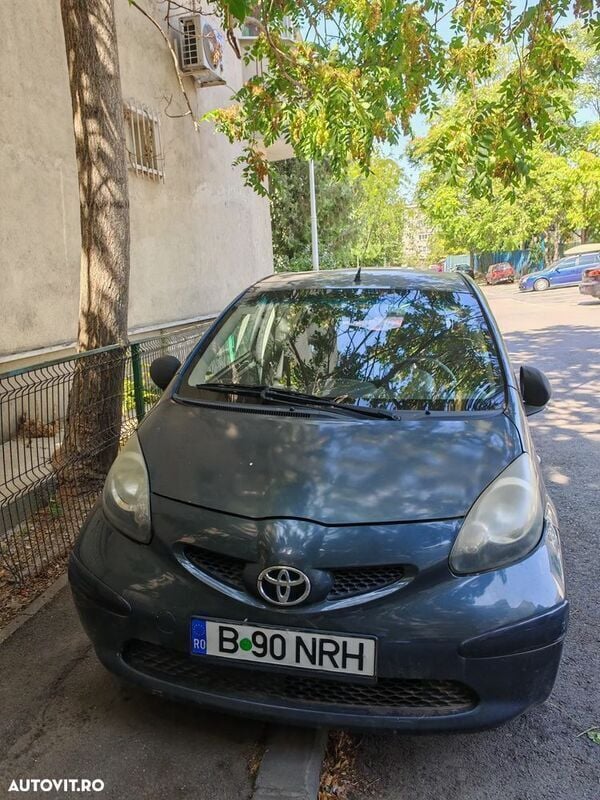 Gri Utilizat 2008 Toyota Aygo Hatchback | 1.850 EUR - Imagine 1/3