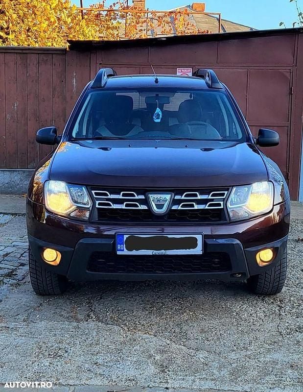 Culoaremaro Utilizat 2017 Dacia Duster Prestige SUV | 9.850 EUR (Preț bun) - Imagine 1/4