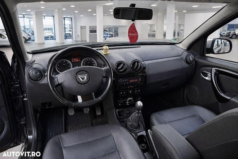 Second-hand Dacia Duster Lauréate 107 CP (78 kW) 2011 Culoarenegru SUV