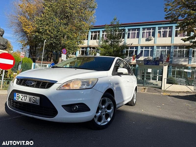 Culoarealb Utilizat 2011 Ford Focus Berlinǎ | 2.999 EUR (Preț OK) - Imagine 1/4