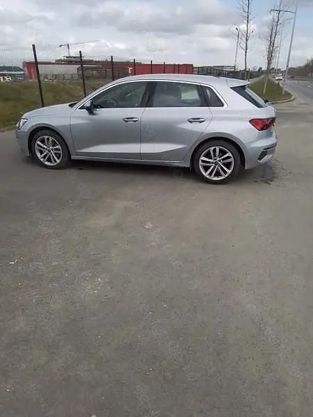 Argintiu Utilizat 2023 Audi A3 Advanced Hatchback | 23.000 EUR (Preț bun) - Imagine 1/4