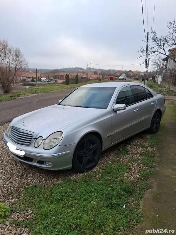 Second-hand Mercedes E220 150 CP (110 kW) 2002 Berlinǎ
