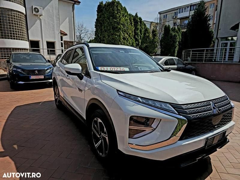 Alb Utilizat 2022 Mitsubishi Eclipse Cross Plus SUV | 20.214 EUR (Preț OK) - Imagine 1/4