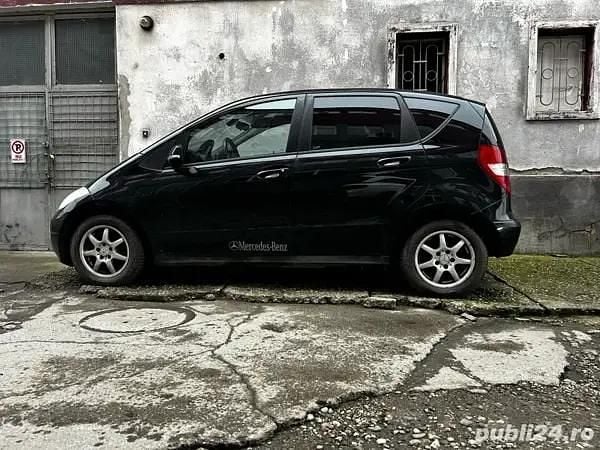 Second-hand Mercedes A200 115 CP (84 kW) 2012 Negru Hatchback