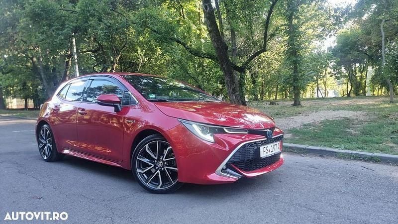 Rosu Utilizat 2021 Toyota Corolla Plus Hatchback | 23.990 EUR (Preț OK) - Imagine 1/4