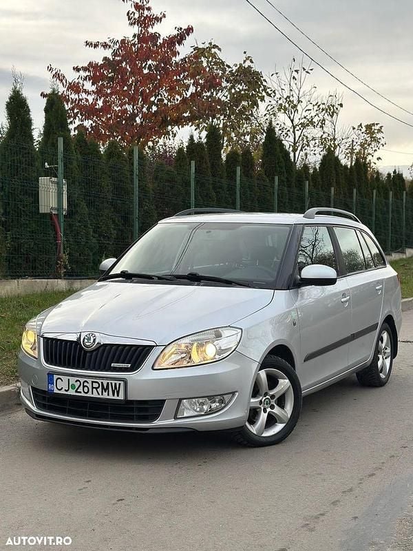 Culoareargint Utilizat 2011 Skoda Fabia Break | 2.790 EUR (Preț OK) - Imagine 1/4
